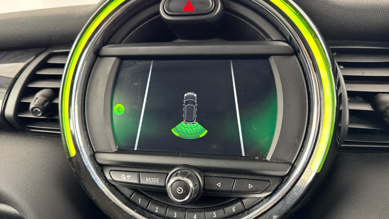 MINI Hatchback 1.5 Cooper II 5dr Auto [Chili Pack] Petrol Hatchback